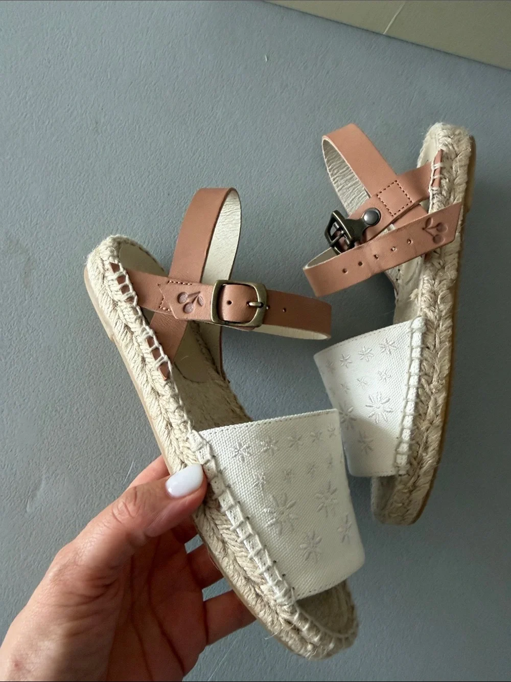 Bonpoint Little Girls White & Tan Espadrille Sandals